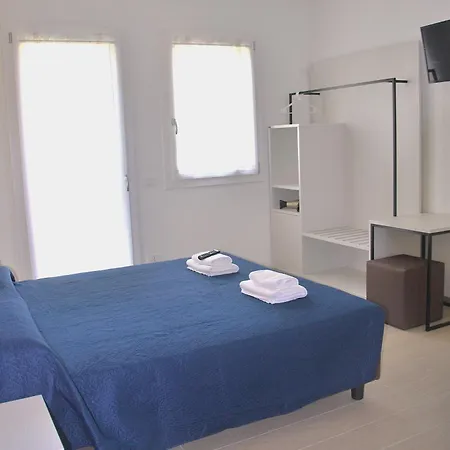 Da Rosy Bed and Breakfast Λατζίζε